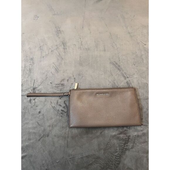 Michael Kors‎ Wristlet Leather Wallet - Picture 1 of 14